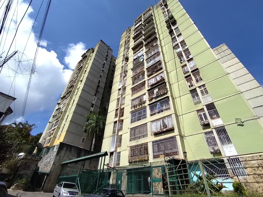 Residentes de La Cima siguen todavía secos
