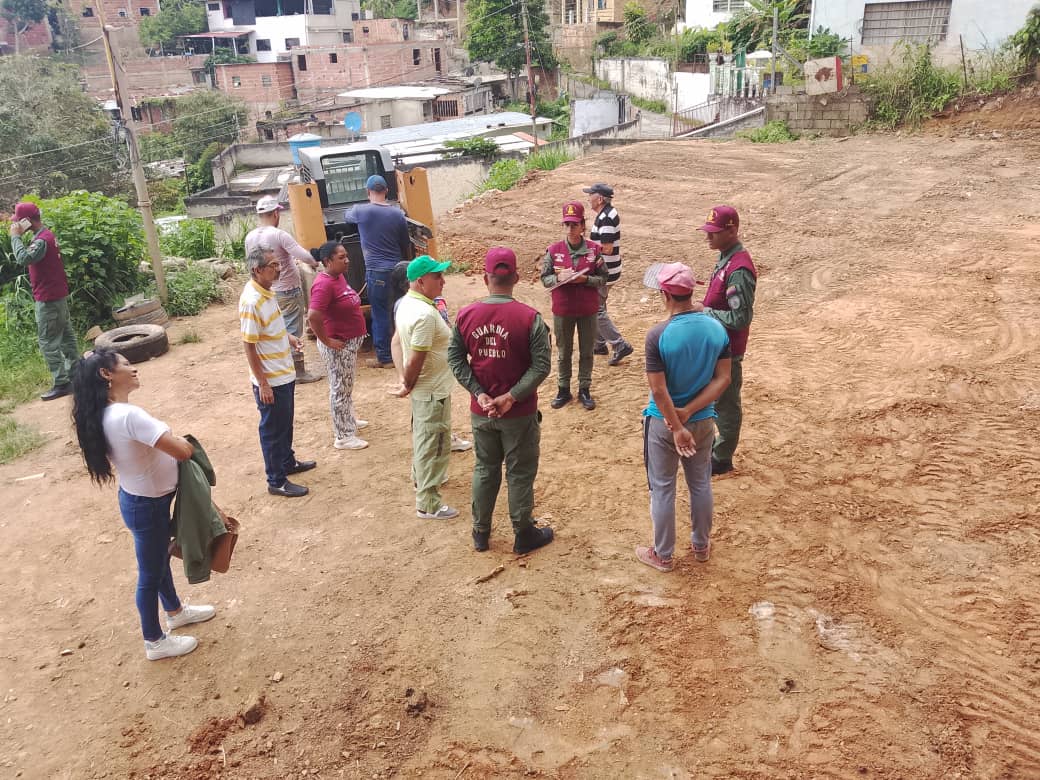 Construyen cancha en La Macarena
