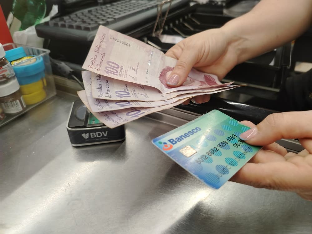Crecen las transacciones en bolívares en supermercados