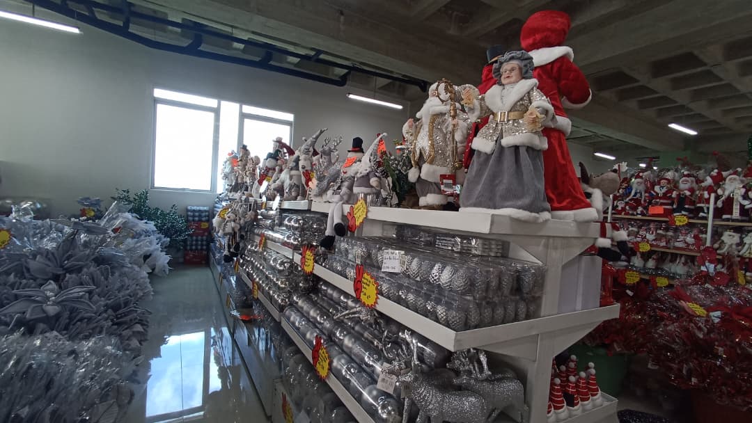 Ofrecen descuentos de 20% en artículos navideños