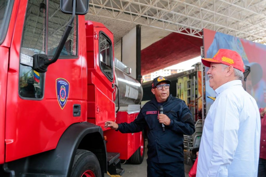 Anuncian fortalecimiento de estaciones de bomberos