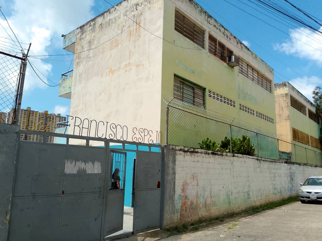Estudiantes se incorporan “graneaditos” a las aulas