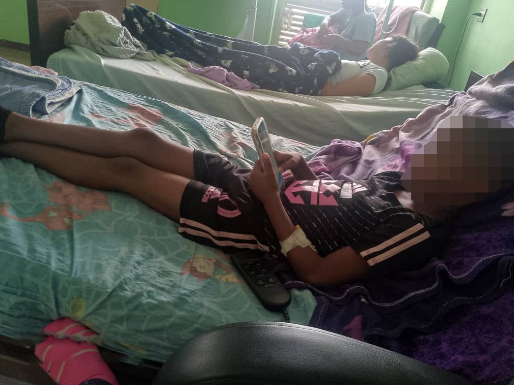 Un accidente le cambió la vida a niño de siete años
