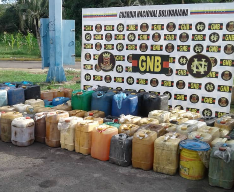 Dos imputados por contrabando de combustible