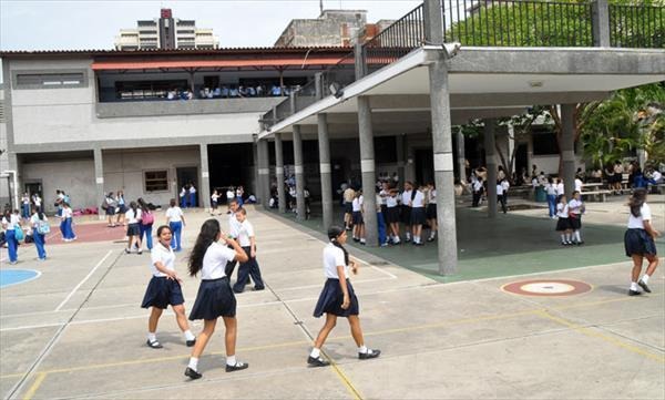 Mensualidad de los colegios privados puede aumentar hasta un 30%