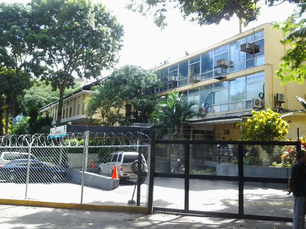 Niña muere arrollada en Caracas