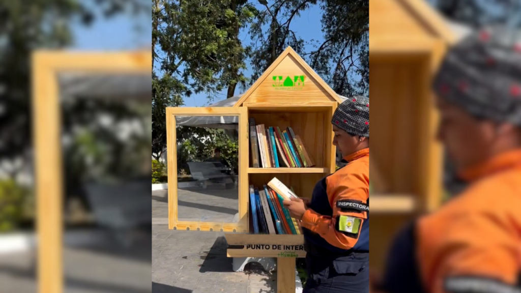 Abren casita de libros en plaza Bolívar de Carrizal