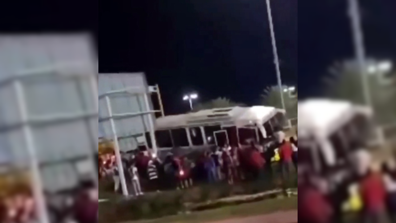 Mujer muere en choque de vehículos