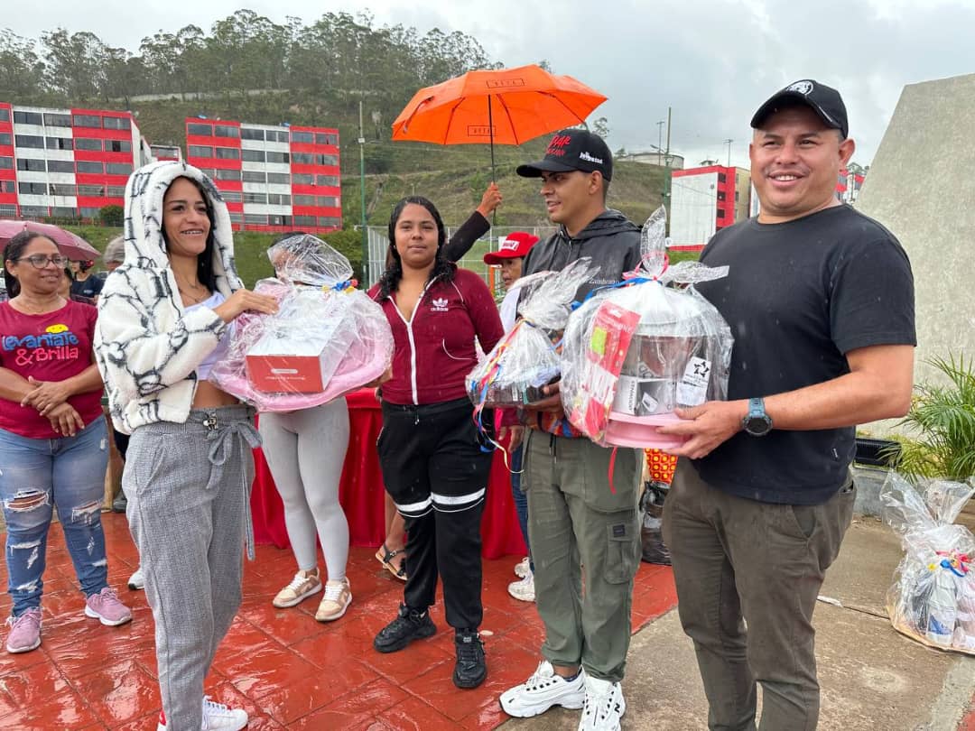 Dan equipos a jóvenes emprendedores