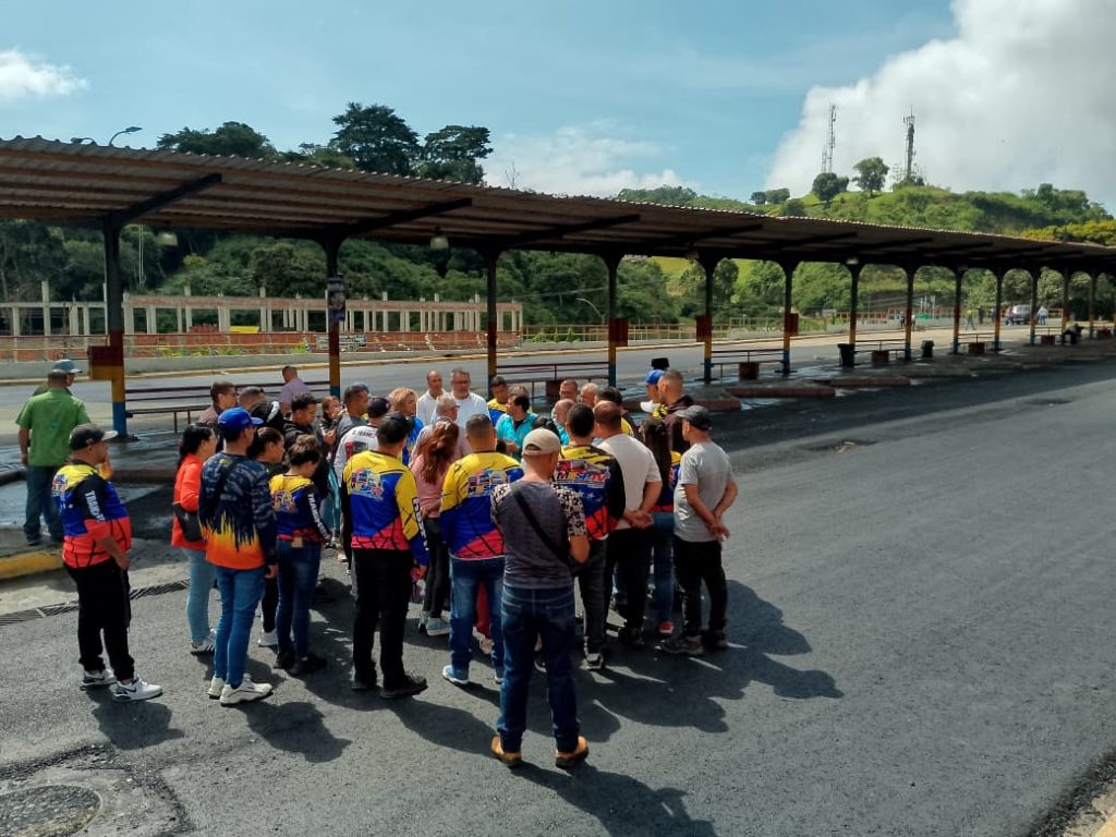 Aplican 1.600 toneladas de asfalto en terminales