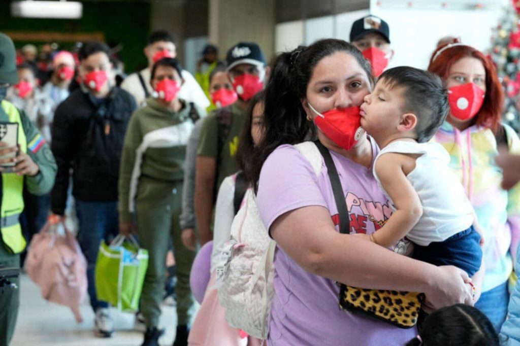Llegan 153 repatriados a Venezuela