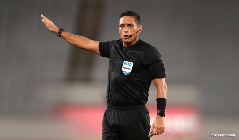 Jesús Valenzuela nominado al mejor árbitro 2025