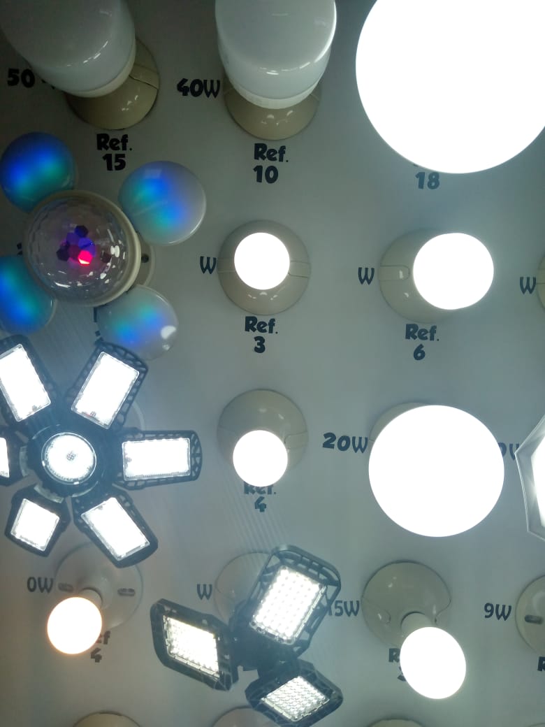 Tendencia de bombillos desplazan lámparas