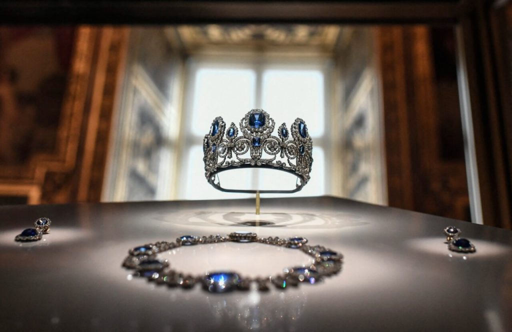 Joyas robadas en Louvre equivalen a 88 millones de euros