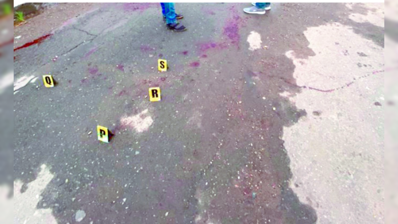 Acribillados dos adolescentes