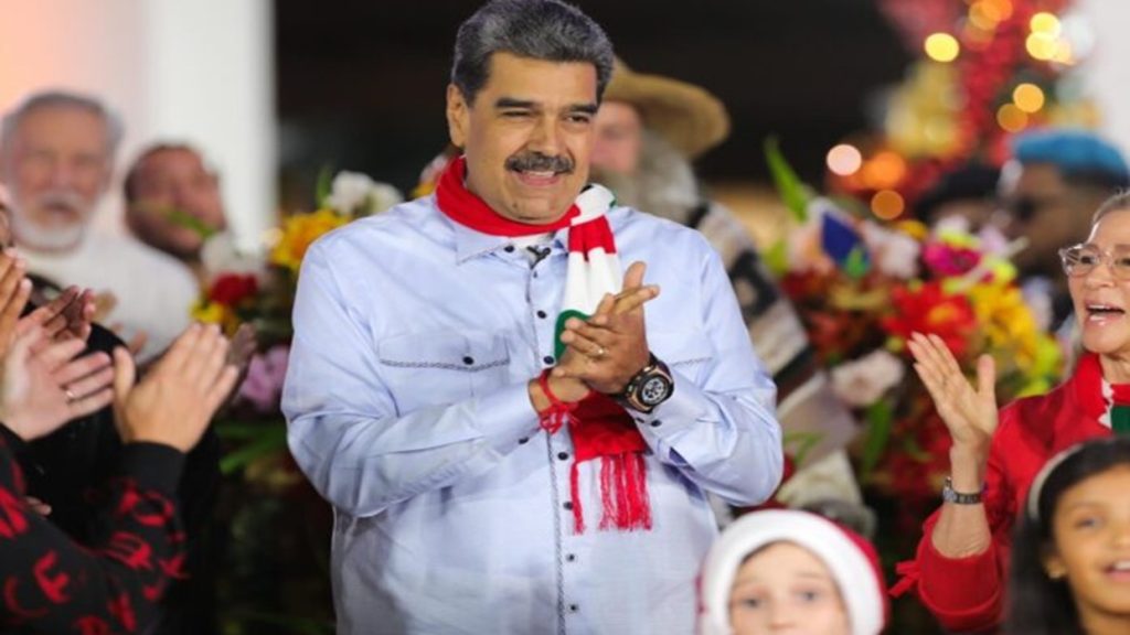 Maduro da la bienvenida a la Navidad