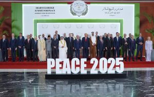 Los-lideres-mundiales-firman-el-acuerdo-de-paz-de-Gaza