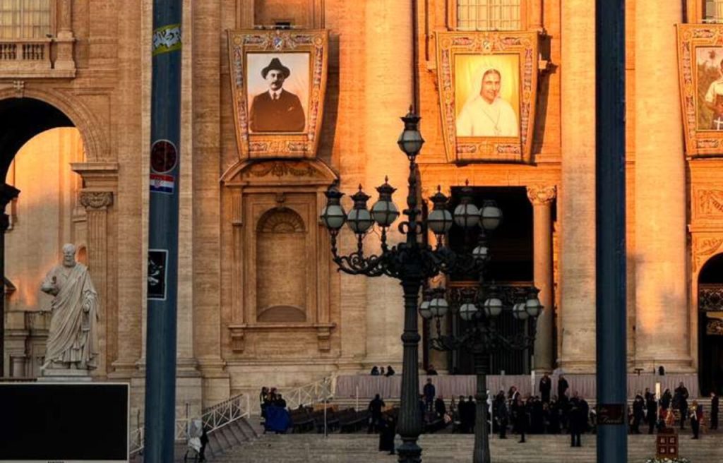 José Gregorio Hernández y Carmen Rendiles son santos