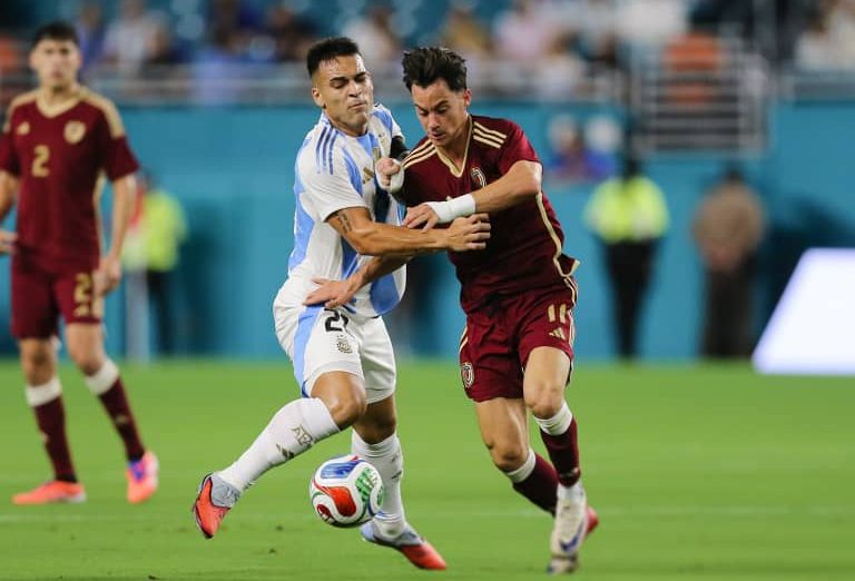 Argentina vence 1-0 a la Vinotinto