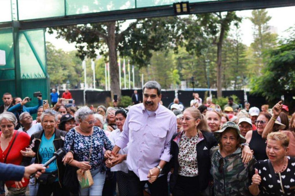 Maduro entregó residencia La Viñeta a los abuelos