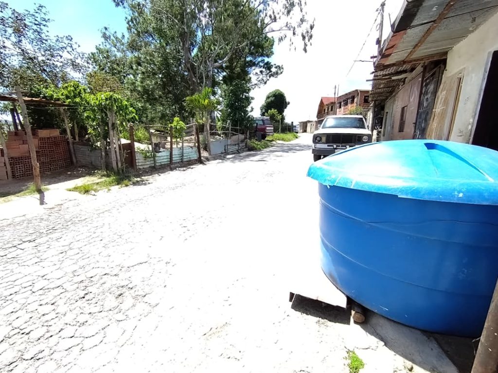 Colinas de El Paso tiene dos años sin recibir agua