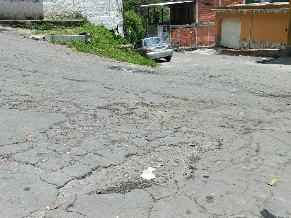 Piden asfaltado en Barrio Miranda I