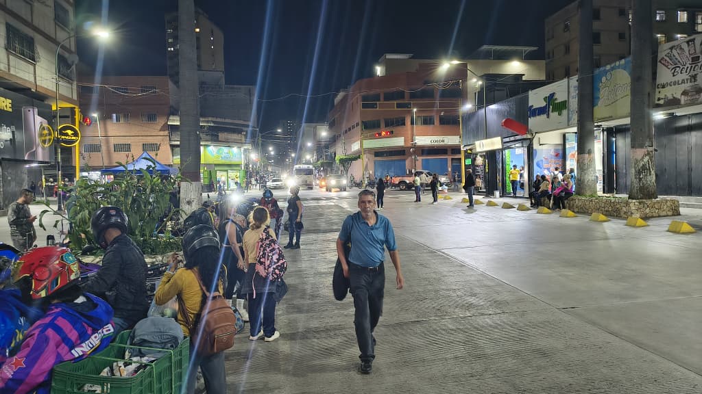 Autobuseros incumplen horario nocturno
