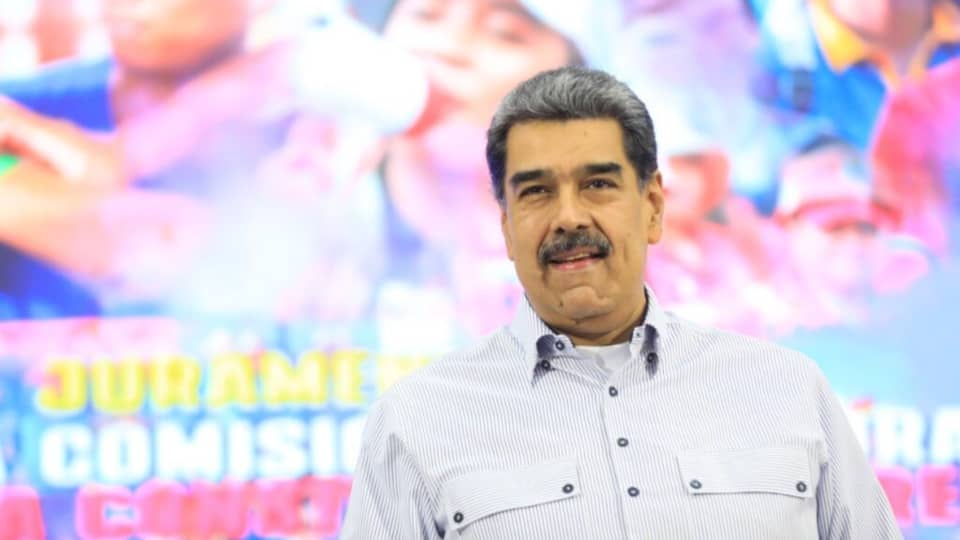 Maduro: se declararía una huelga general si se atenta contra el país
