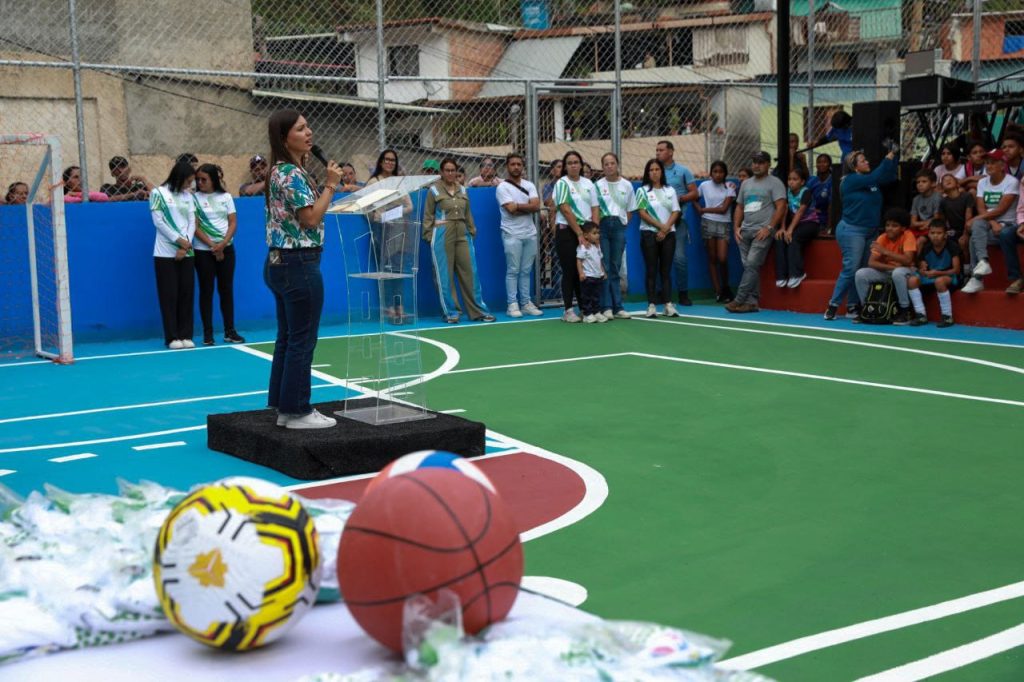 De 14 canchas están operativas 9 en Carrizal