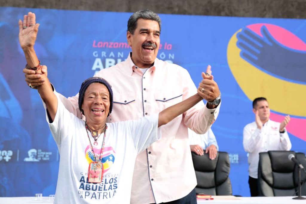 Maduro convoca al sector privado para respaldar a abuelos