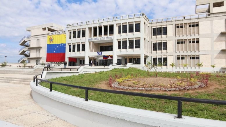 Privado de libertad por atacar con un cuchillo a su pareja