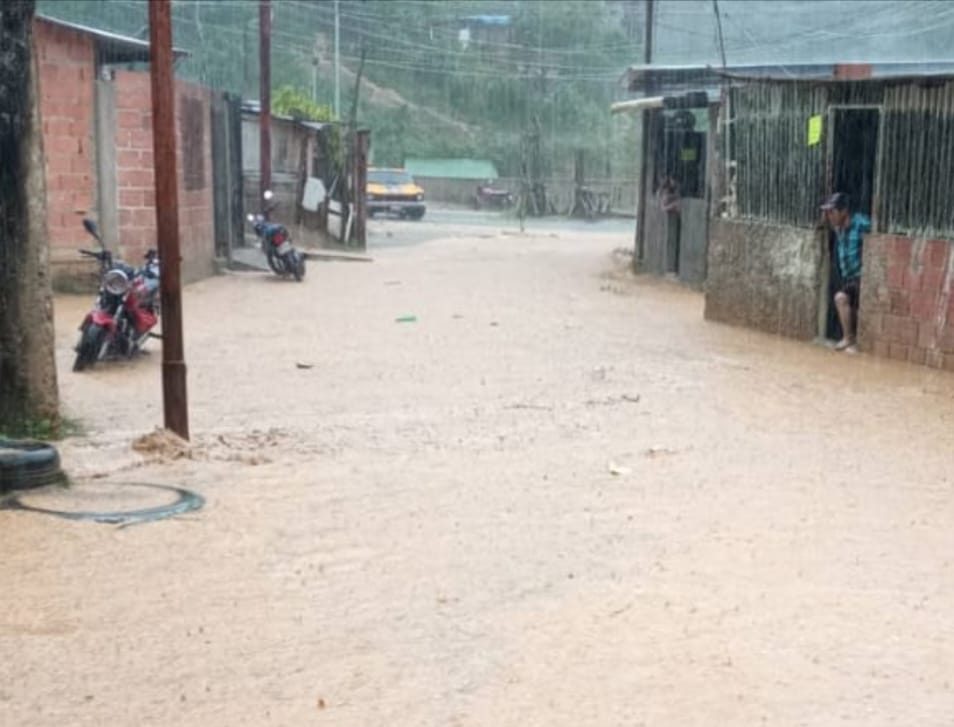 La Pradera queda bajo el agua cada vez que llueve