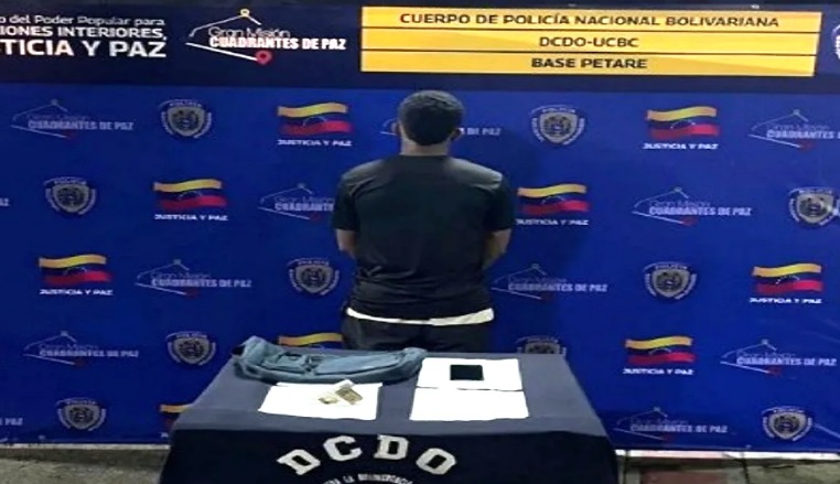 Detenido por exhibir videos de granadas y pistolas
