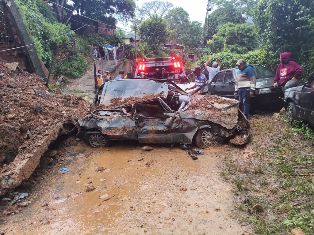 Fuerte aguacero deja una fallecida en Paracotos