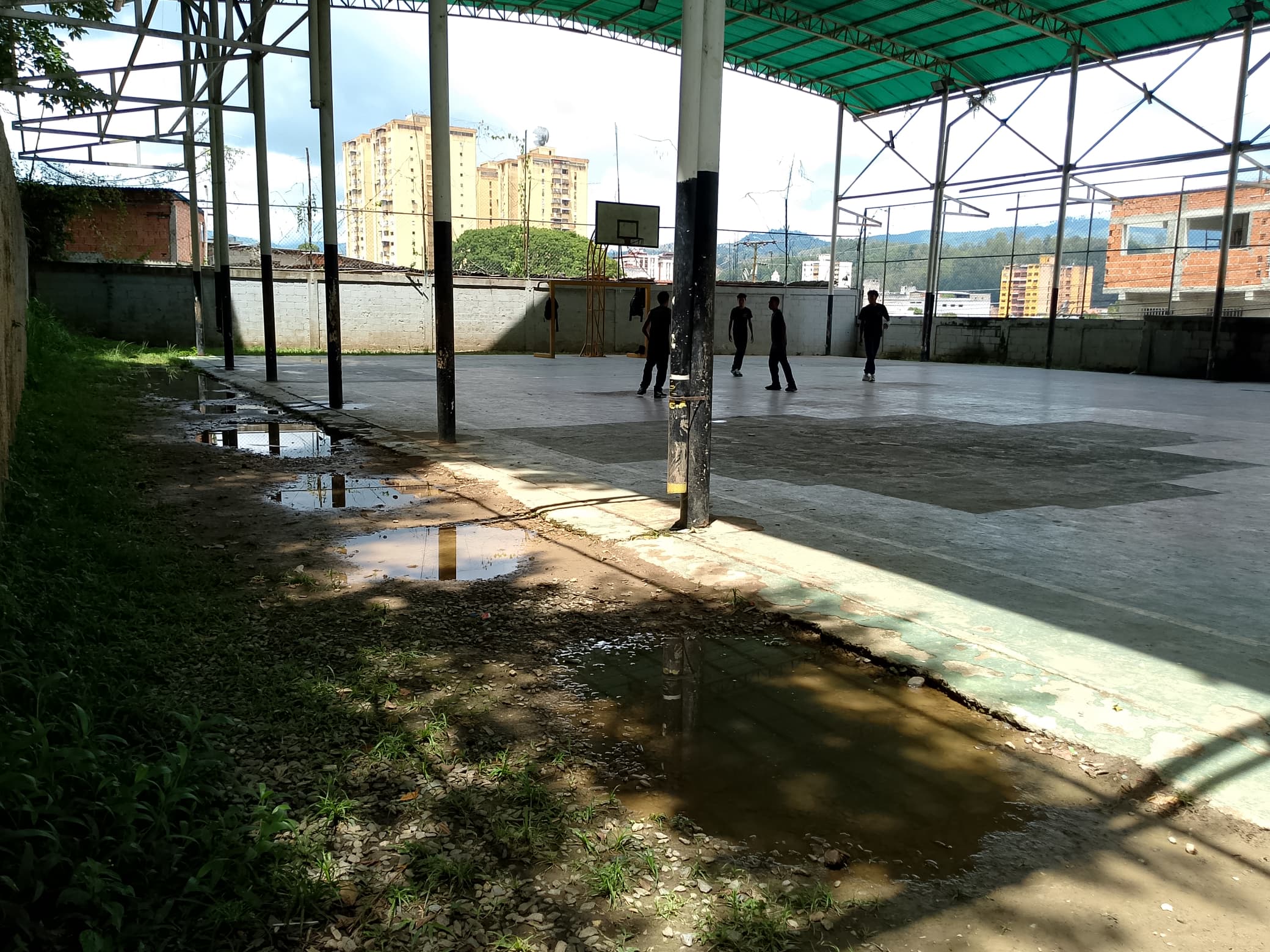 Solicitan acelerar trabajos en cancha de El Vigía