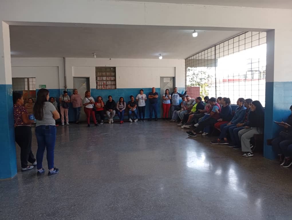 Conflicto en escuela por designación de nueva directora