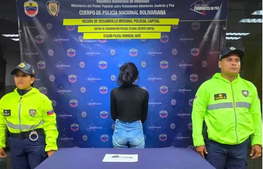 Mujer quemó con una cucharilla a su hijito