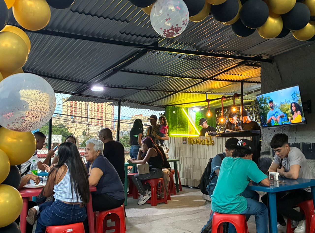 Nuevo punto de comida rápida en Los Teques