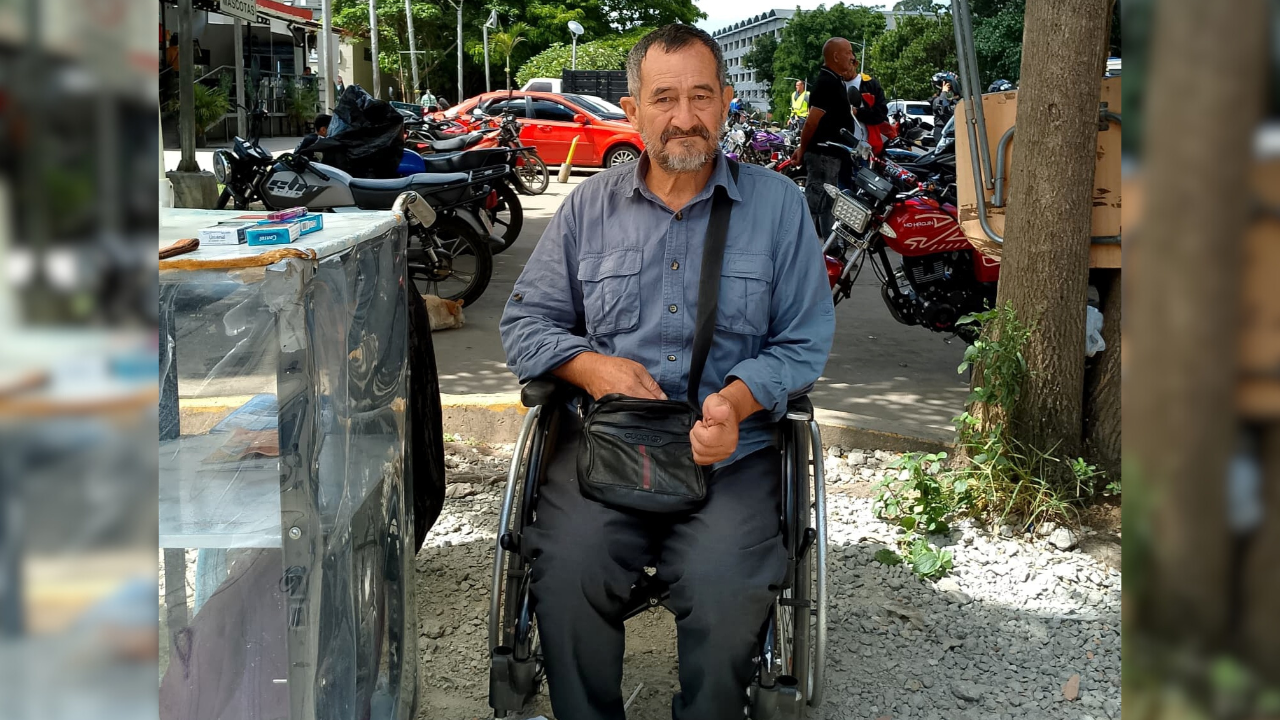 Adulto mayor sobrevive en el HVS a punta de generosidad