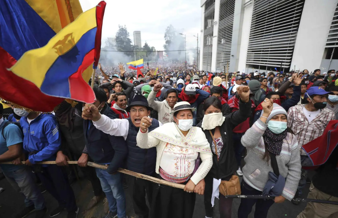Cinco venezolanos presos por protestas en Ecuador