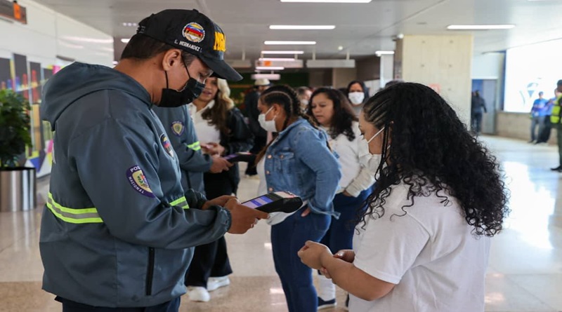 Llega vuelo Nº 73 de repatriados