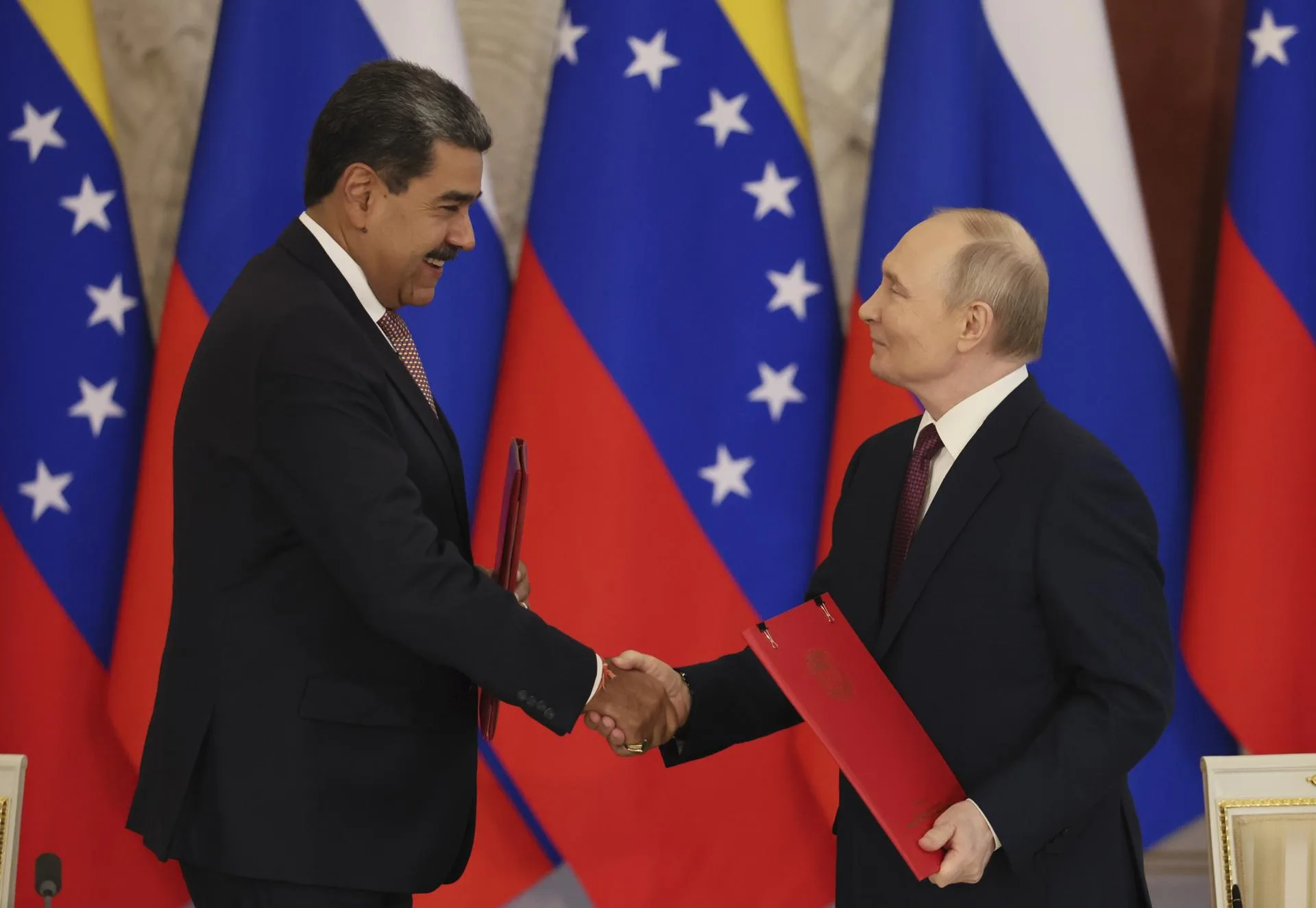 Putin firmó acuerdos comerciales con Venezuela