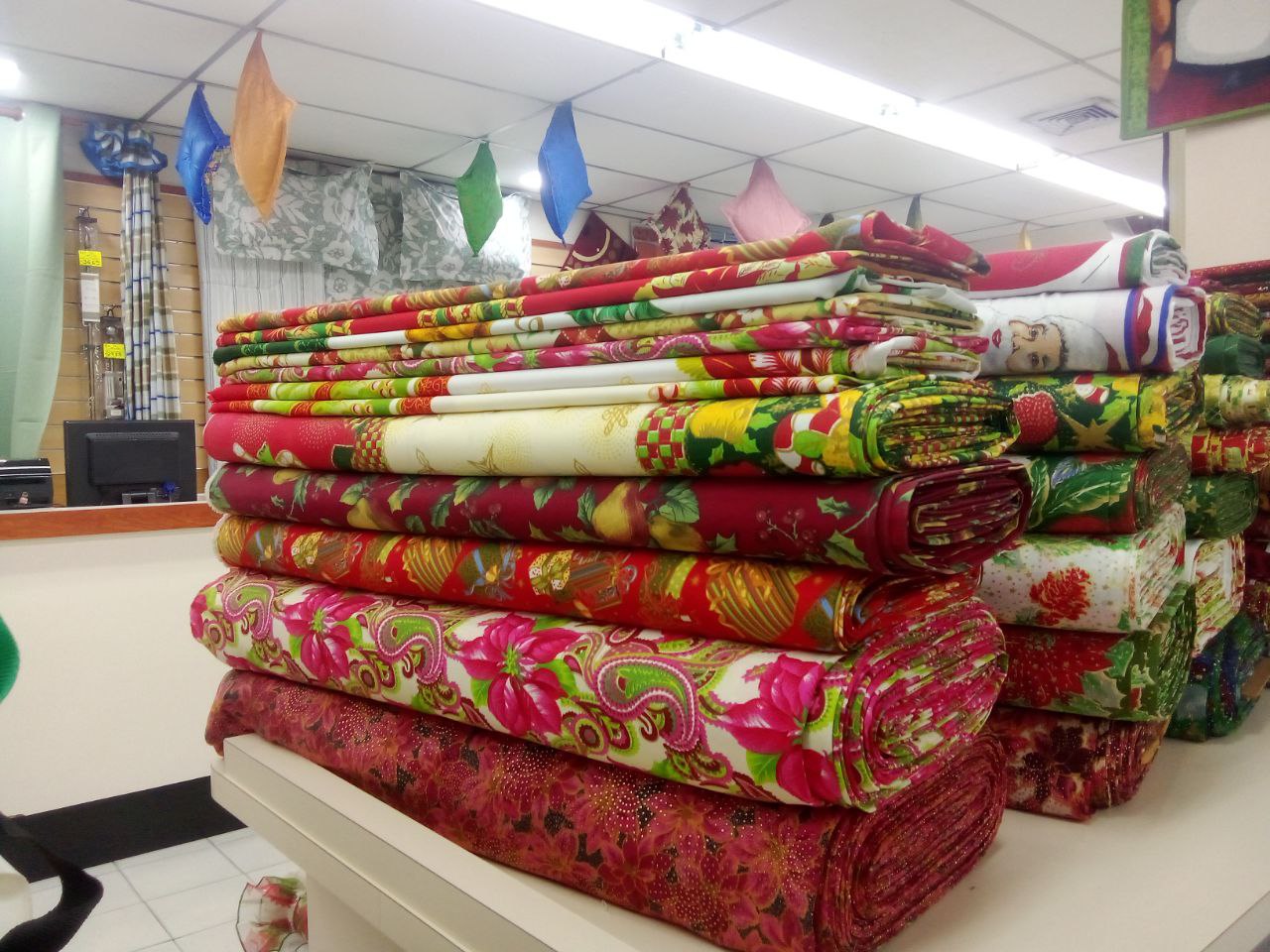 Telas navideñas marcan la pauta