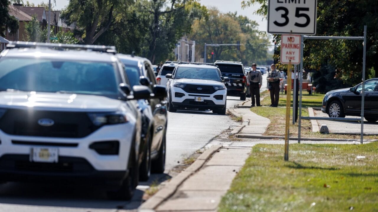 Cuatro muertos en tiroteo en escuela de EE.UU