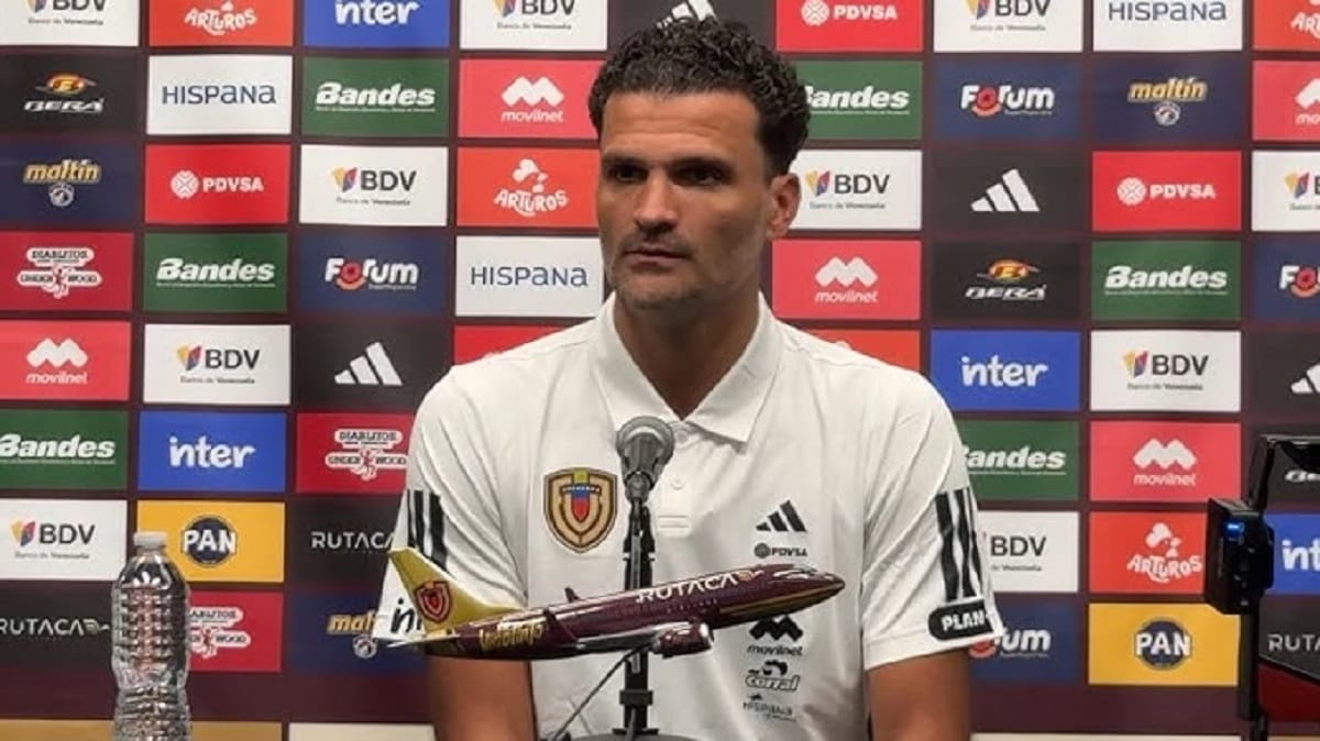 Busca que el protagonista de la cancha sea el balón