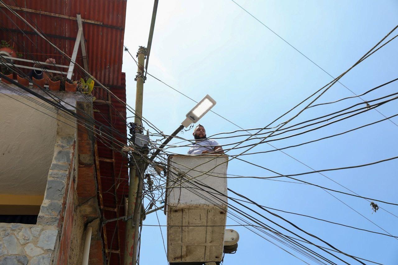 Han instalado 500 luces en carrizal en 100 días