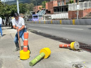 078f5d30-8806-4a7e-954f-d394a73c2b0f