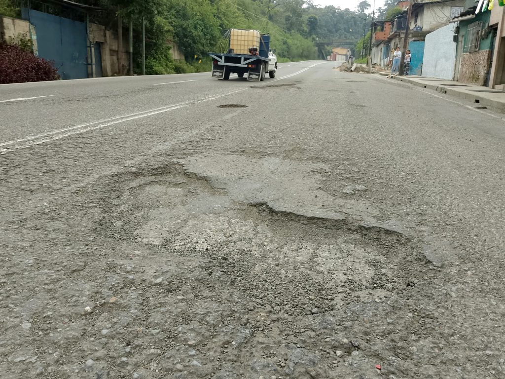 18 huecos en tramo de la Panamericana