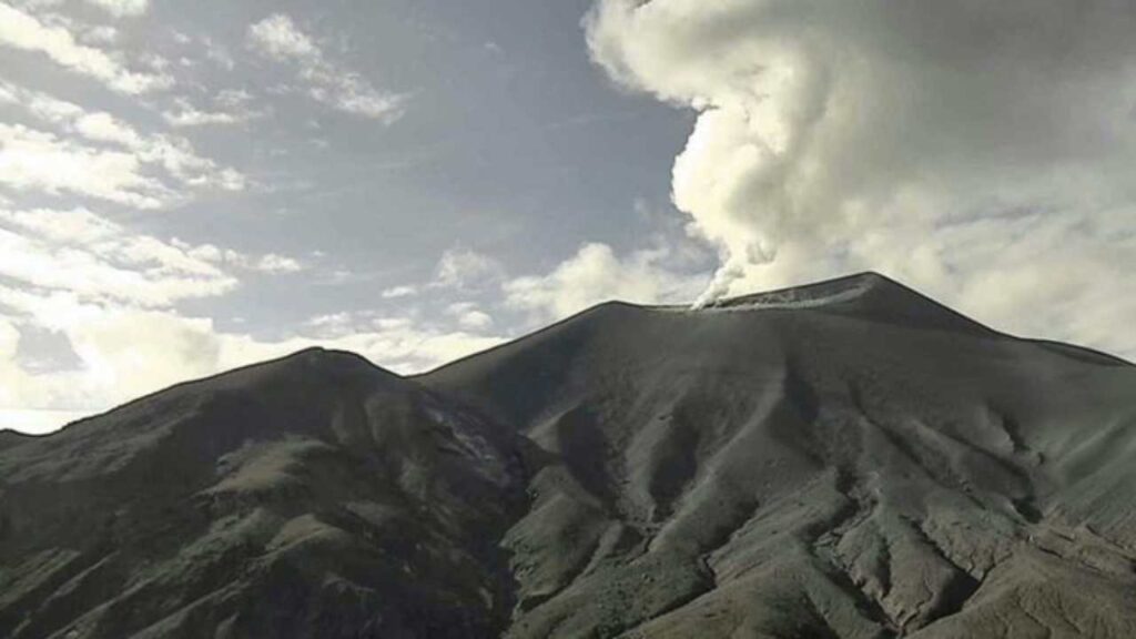 Alerta naranja por incremento de actividad en volcán Puracé