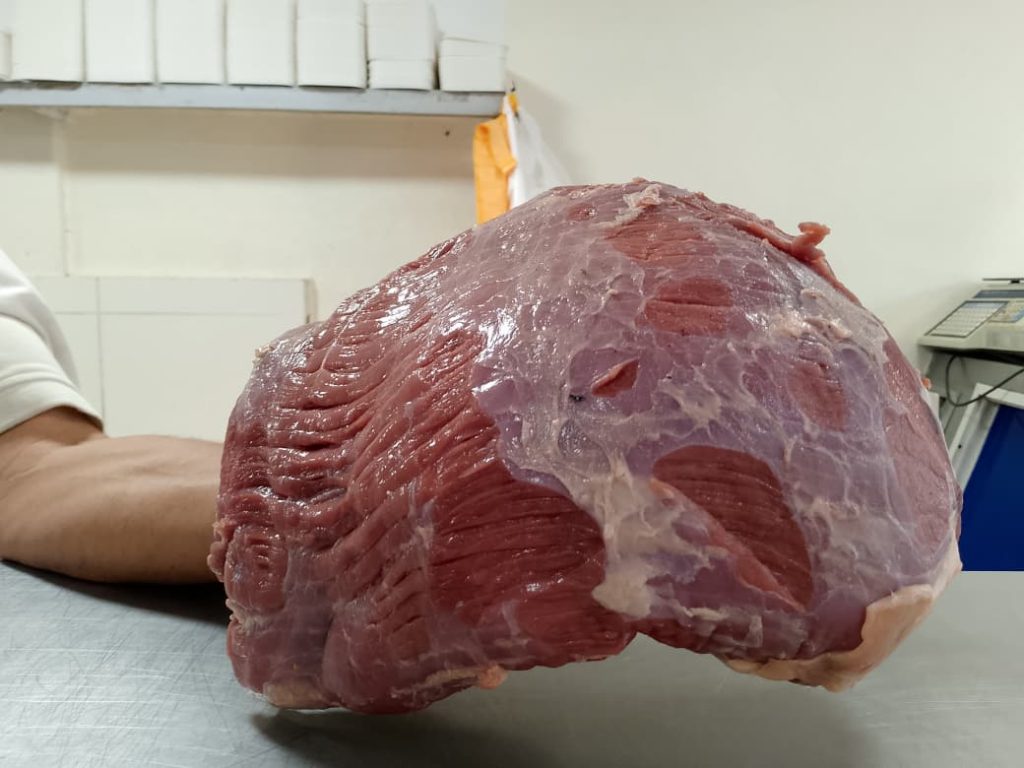 Familias en aprietos para adquirir carne para las hallacas